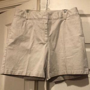 Talbots -6P -Khaki Shorts -Cotton Spandex -5.5 inch inseam.